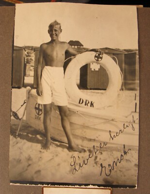 ANTIQUE PHOTO ALBUM PHOTOGRAPHS FAMILY TRAVEL BEACH LIFEGUARD RING HAPPY LOVE !!