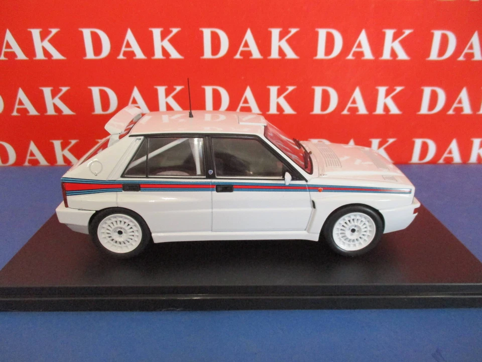 Die cast 1/24 Modellino Auto Lancia Delta Integrale 16V Martini 1989 by White Bo - Immagine 4 di 4