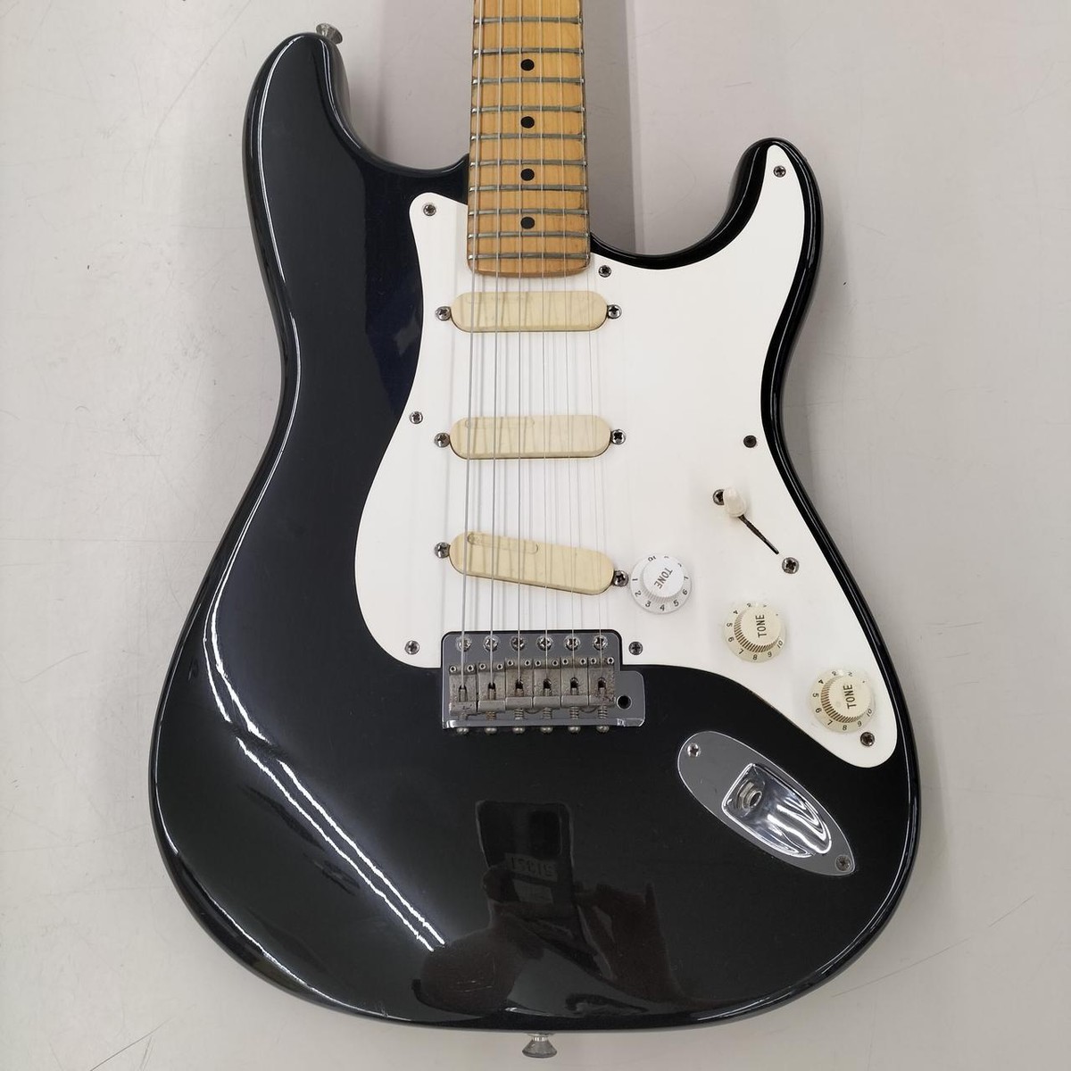 fenderUSA 2000年代発売クラプトンモデル ホビー・楽器・アート fenderUSA 2000年代発売クラプトンモデル ホビー・楽器・アート