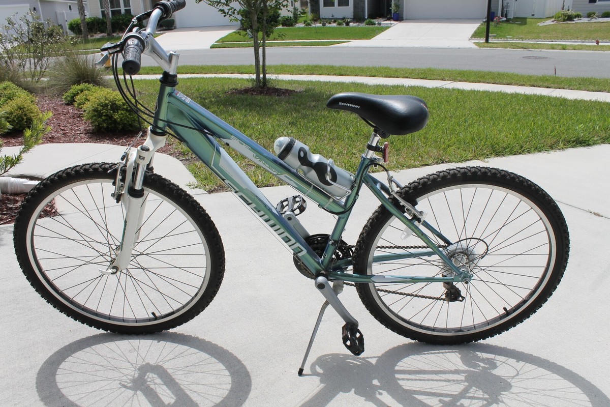 New Schwinn Women`s Bicycle NO SHIPPING!!!
