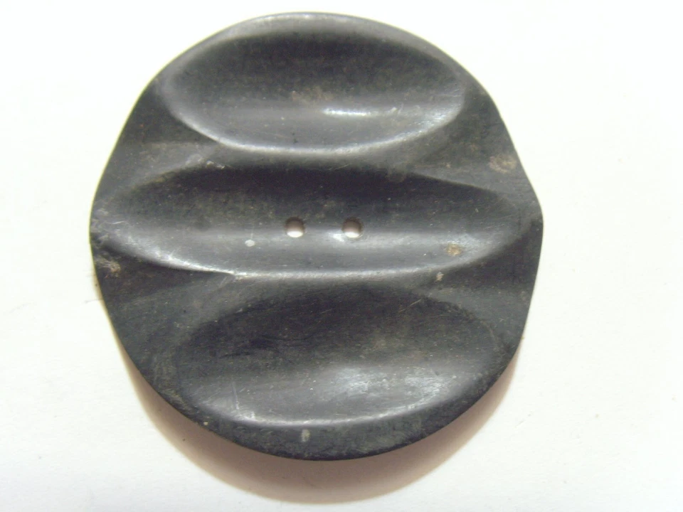 antique huge 2 inch early black plastic collector button 52359 - Image 2 of 4