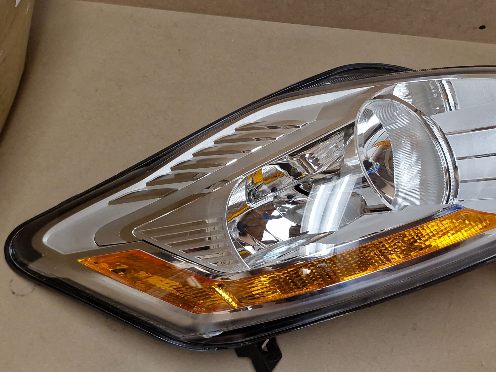 WOOL LINEN BACKSATIN CARGO