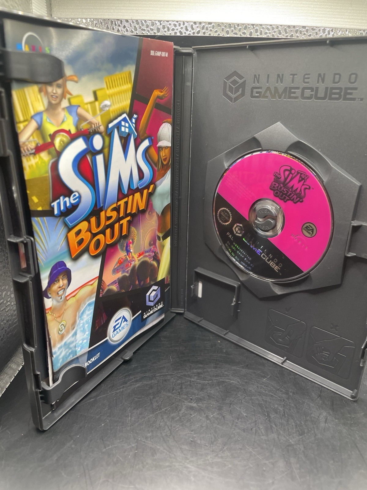 The Sims Bustin' Out Nintendo GameCube &  The Sim In The City image 6