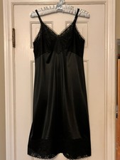 Vintage 1960's Vanity Fair Black Nylon Full Slip w/Beautiful Lace Trim Size 34