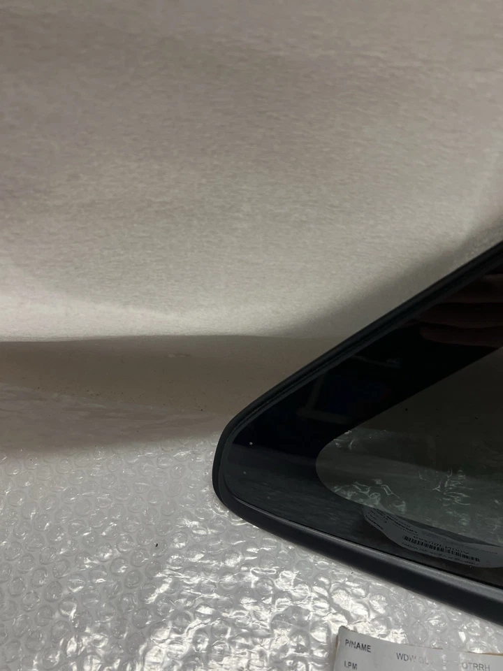 2024 SUBARU IMPREZA  Right REAR PASSENGER SIDE QUARTER WINDOW GLASS Oem New - Image 2 of 4