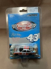NIP 2003 Action Victory Lap Series 1:64 Diecast NASCAR #43 Richard Petty