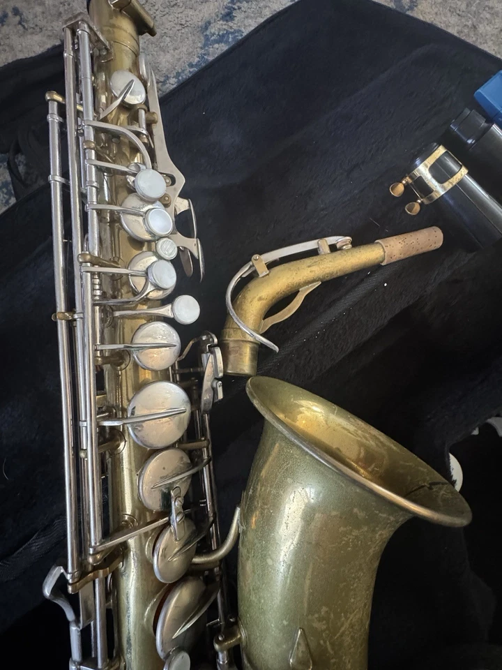 Saxofón El Parisino Hecho en Francia para F.E. Saxo alto Olds & Son Foto 3 de 4