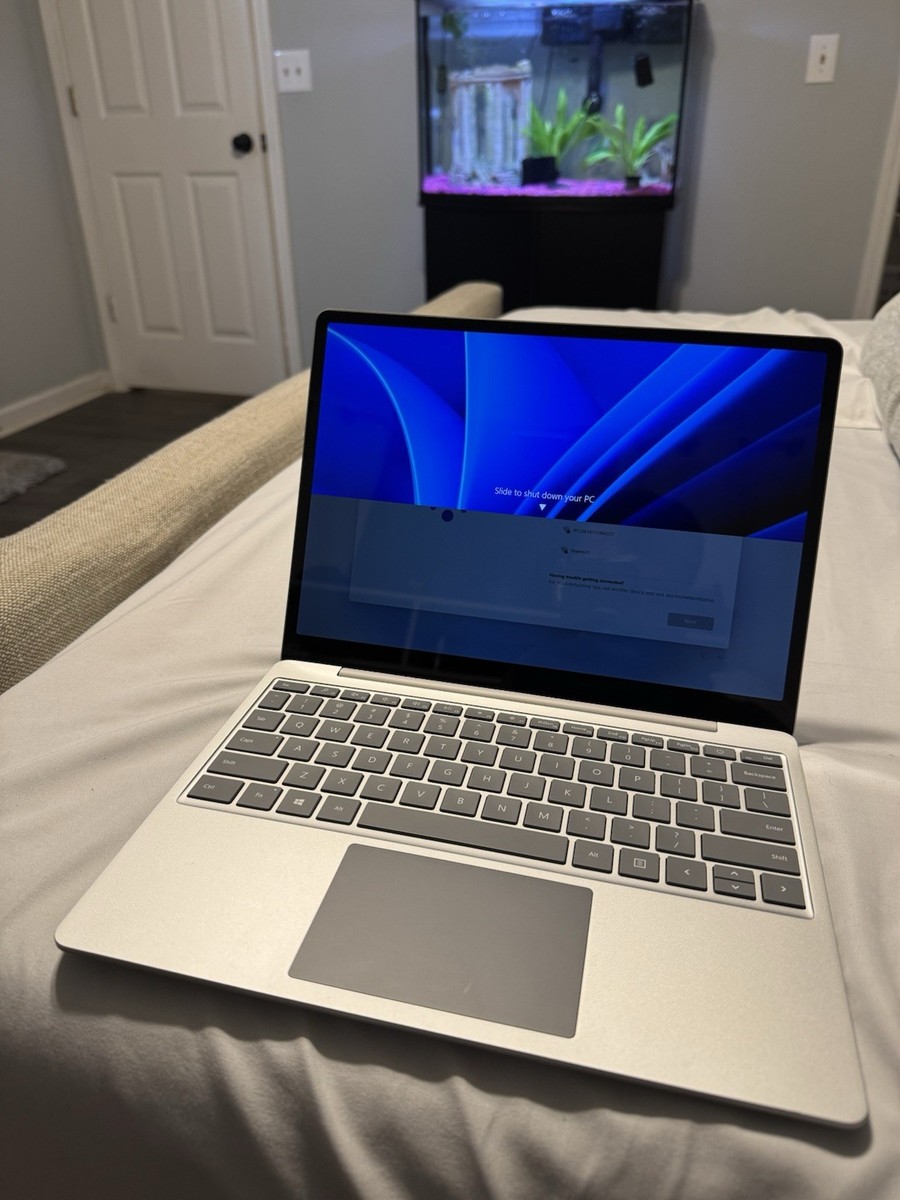 Microsoft Surface Laptop Go 12.4