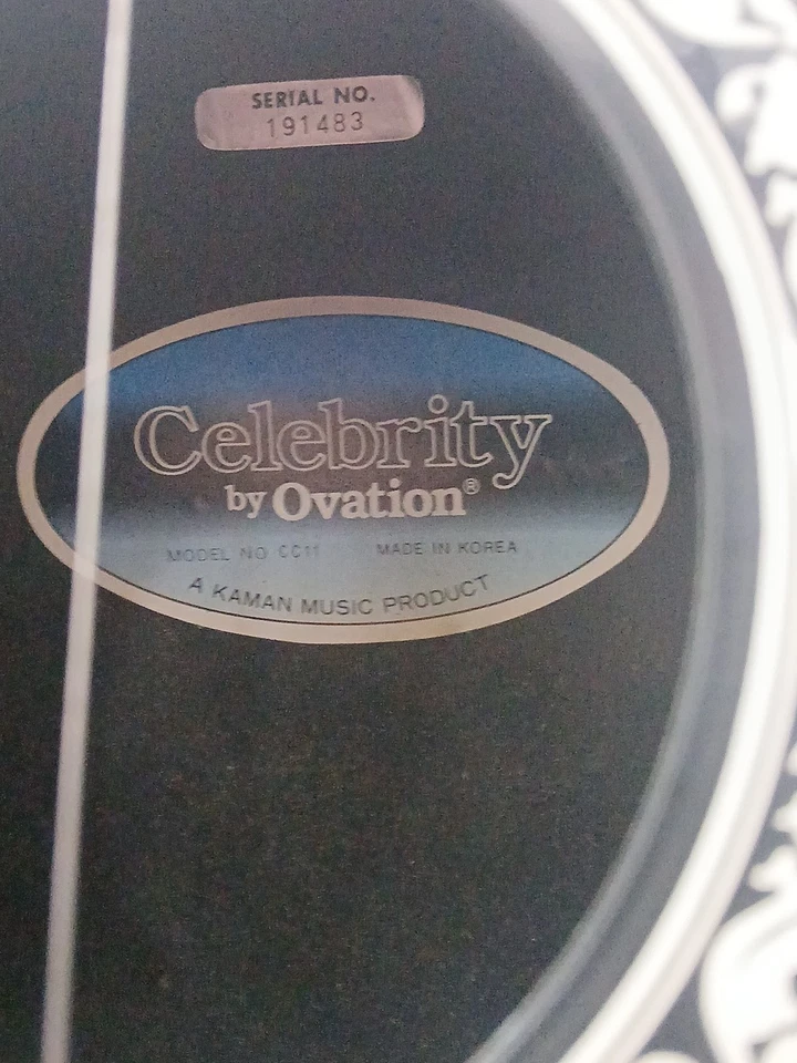 Винтажная акустическая гитара Ovation знаменитости с жестким чехлом - Изображение 2 из 4