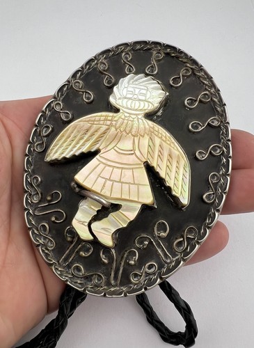 100g Vintage Navajo Sterling Silver Mother Of Pearl Winged Kachina Bolo Tie 4" - Picture 3 of 7