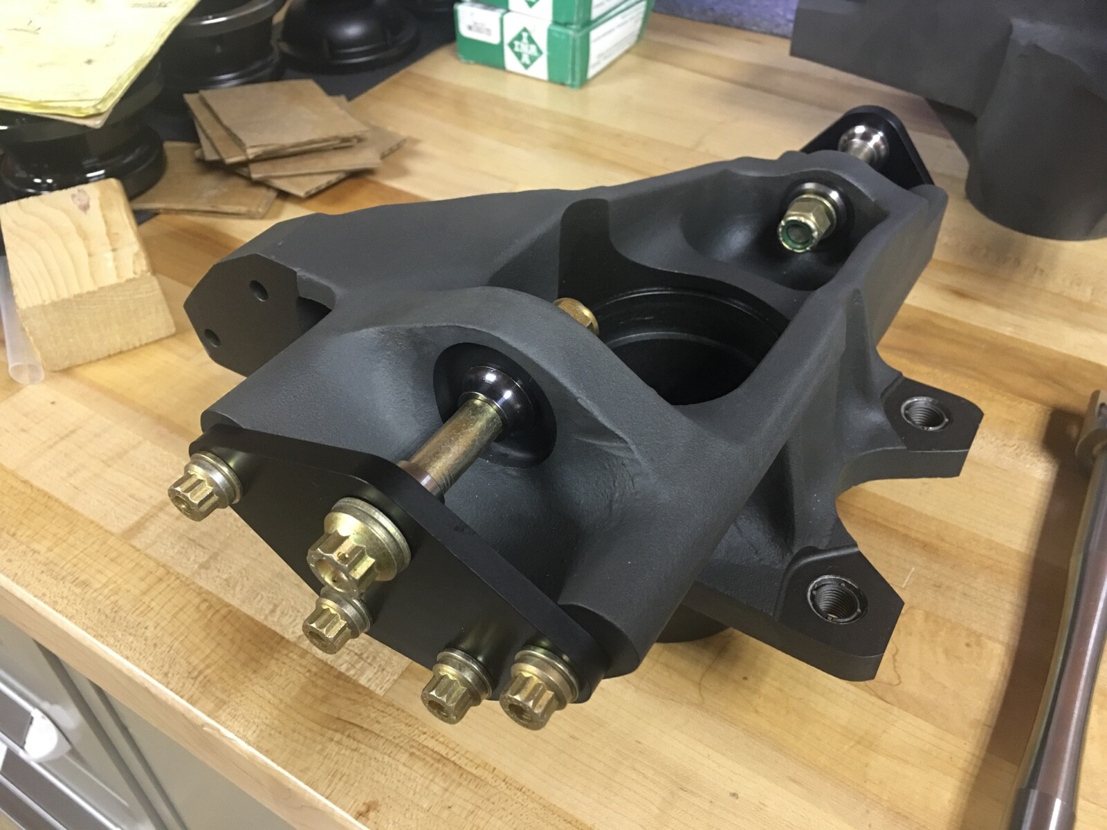McLaren M8F / M20 front uprights
