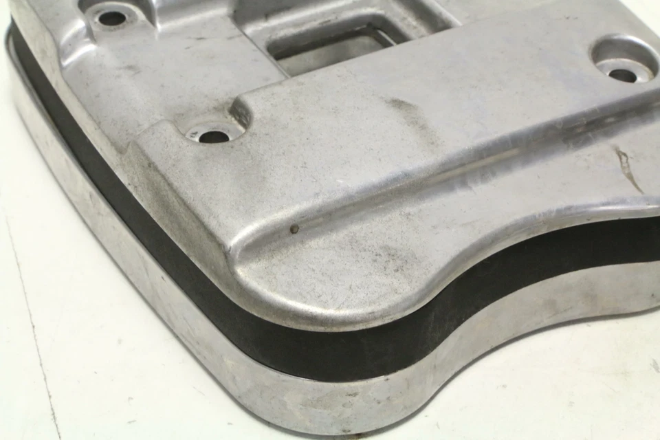 ROCKER interior y exterior Harley-Davidson Sportster y CUBIERTA y HARDWARE Foto 3 de 4