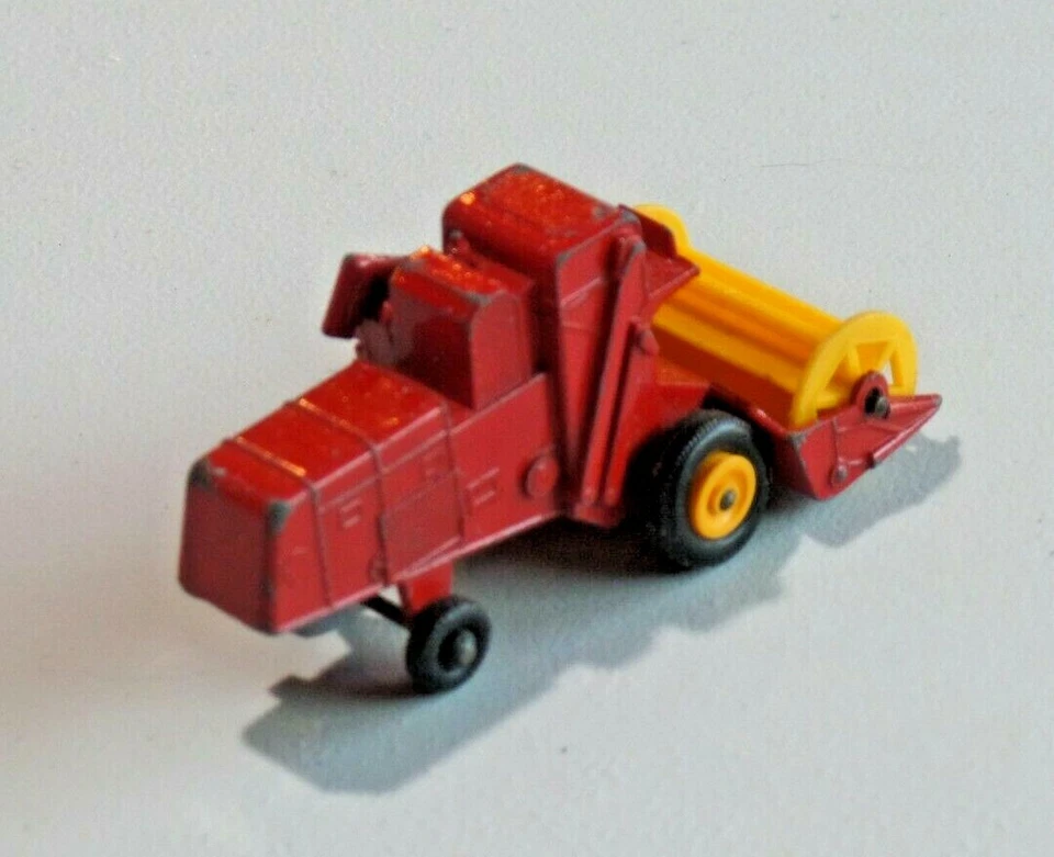 Lesney Matchbox Claas Combine Harvester No. 65C Red Yellow Roller England 8716 - Image 3 of 4