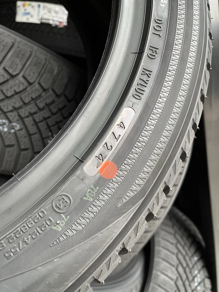 4x NEU 245/45R18 100V XL Yokohama BluEarth V906 Winterreifen NEU DOT4724 ALPIN * - Bild 2 von 3