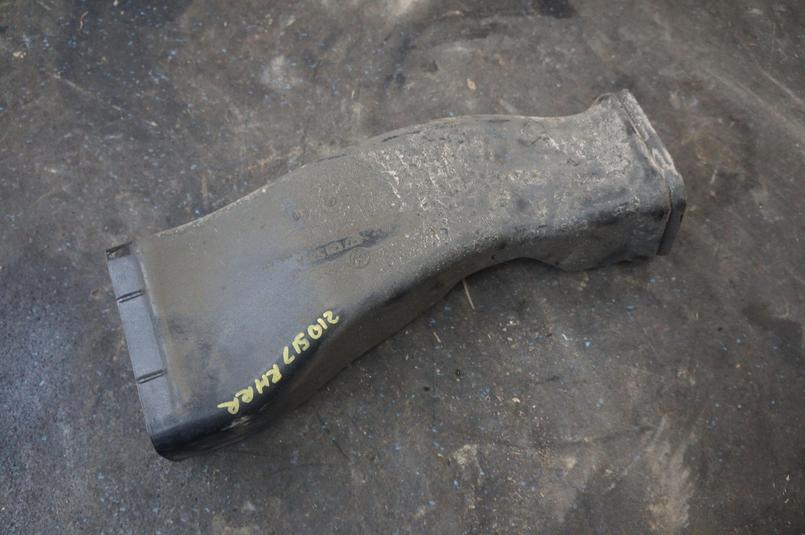 Center Right Intake Air Duct OEM 427129928A Audi R8 Spyder 2011-15