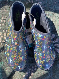 Western Chief Garden Clogs Hummingbird Print Women's Size 10 Blue Multicolor