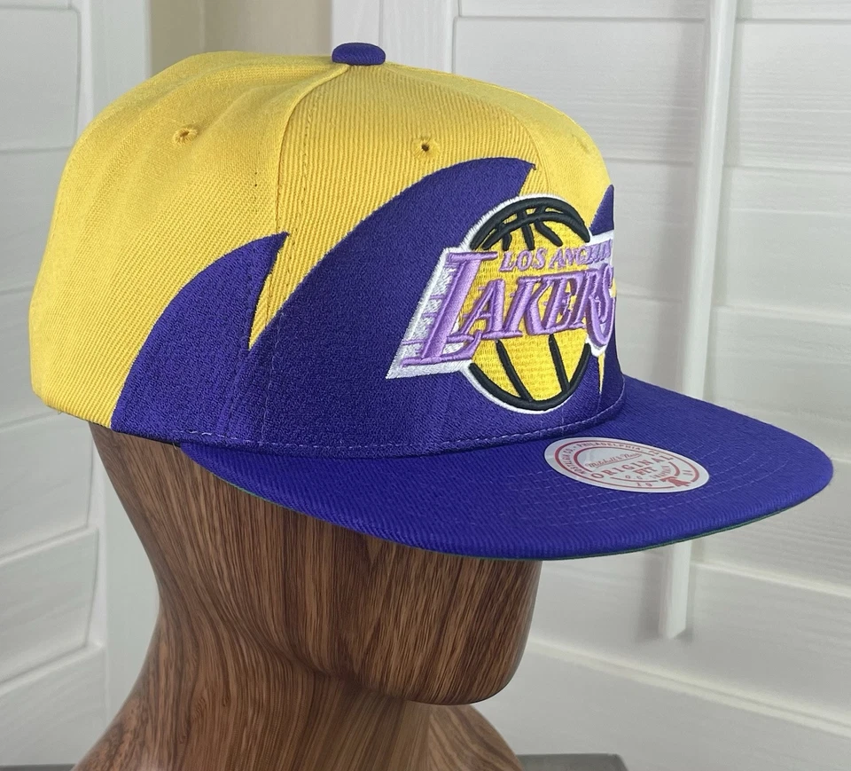 Chapéu Snapback Mitchell & Ness NBA Los Angeles Lakers Shark Tooth Roxo/Dourado, Novo com etiquetas - Imagem 4 de 4