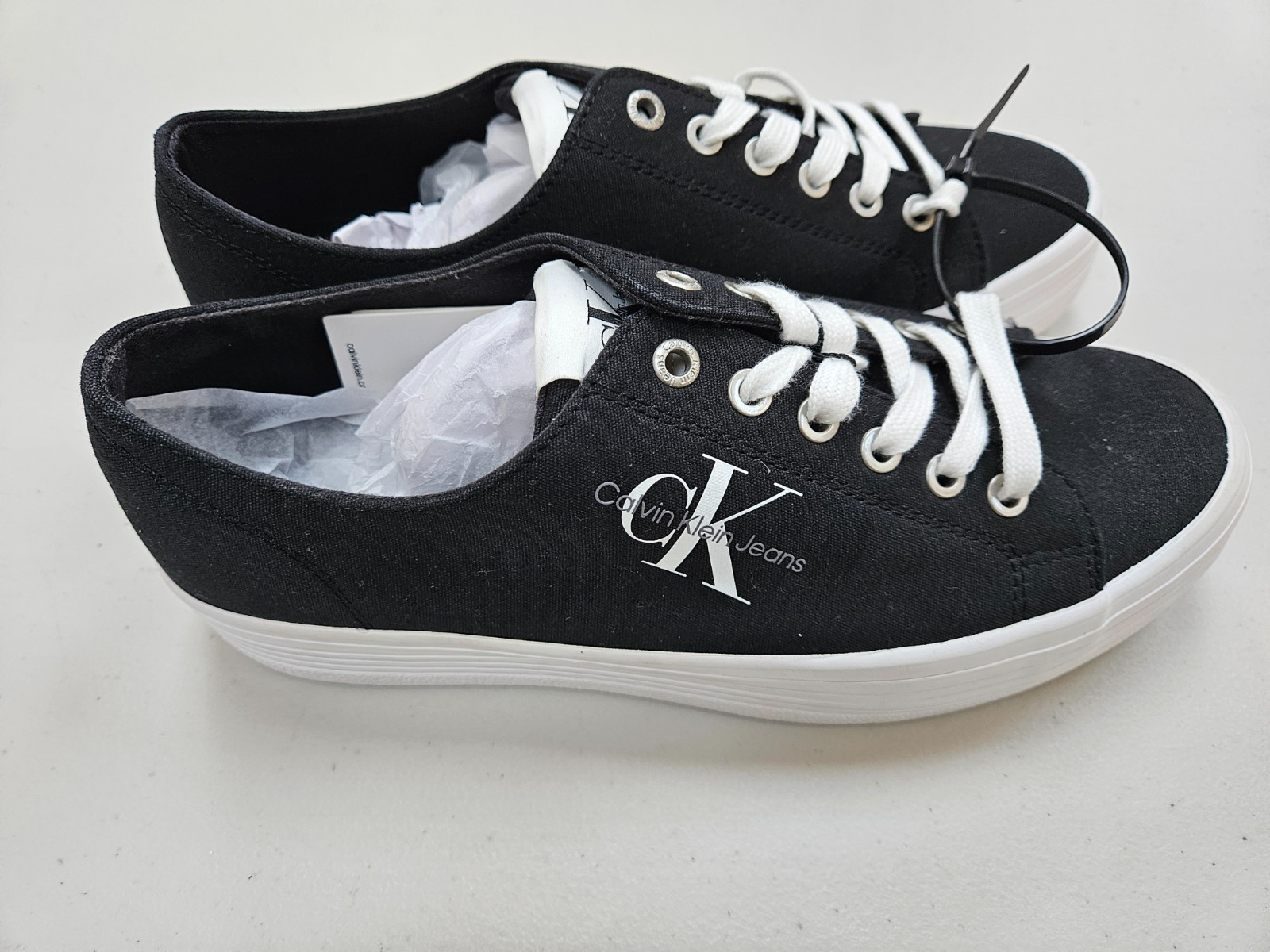 Calvin Klein CK Logo Canvas Trainers – Black/White – Size UK 7 EX-Display