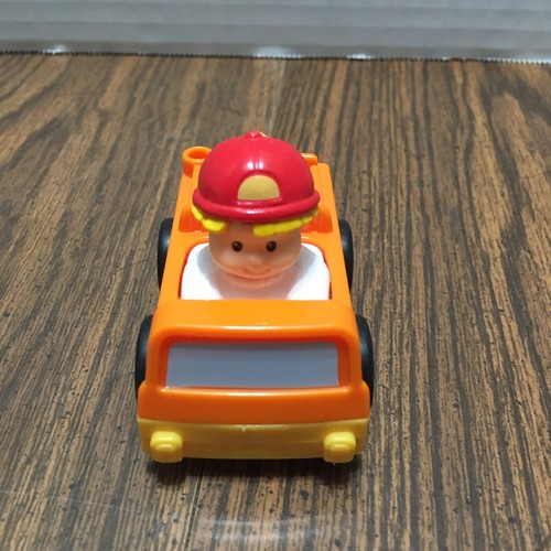 Fisher Price Little People Wheelies Airport +Airplane-Luggage Carrier-Helicopter - Picture 18 of 19