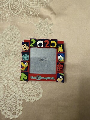 Walt Disney World: Mickey Pluto Donald 2020 Magnet Photo Frame Parks Exclusive