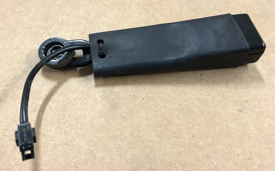 2010 chevy malibu ремня безопасности пряжка приемник (водитель спереди) 2010-2012 - Изображение 3 из 3