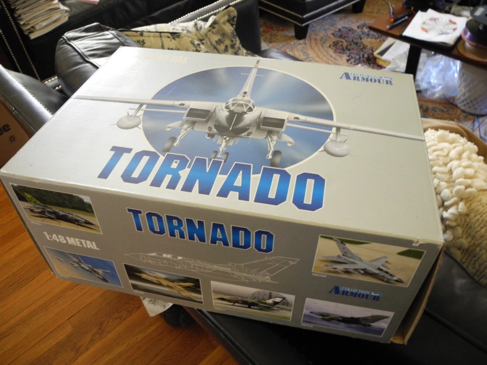 收藏家的发现,非常罕见的富兰克林铸币厂/盔甲托纳多,1:48 完美! — 第 2/4 张图片