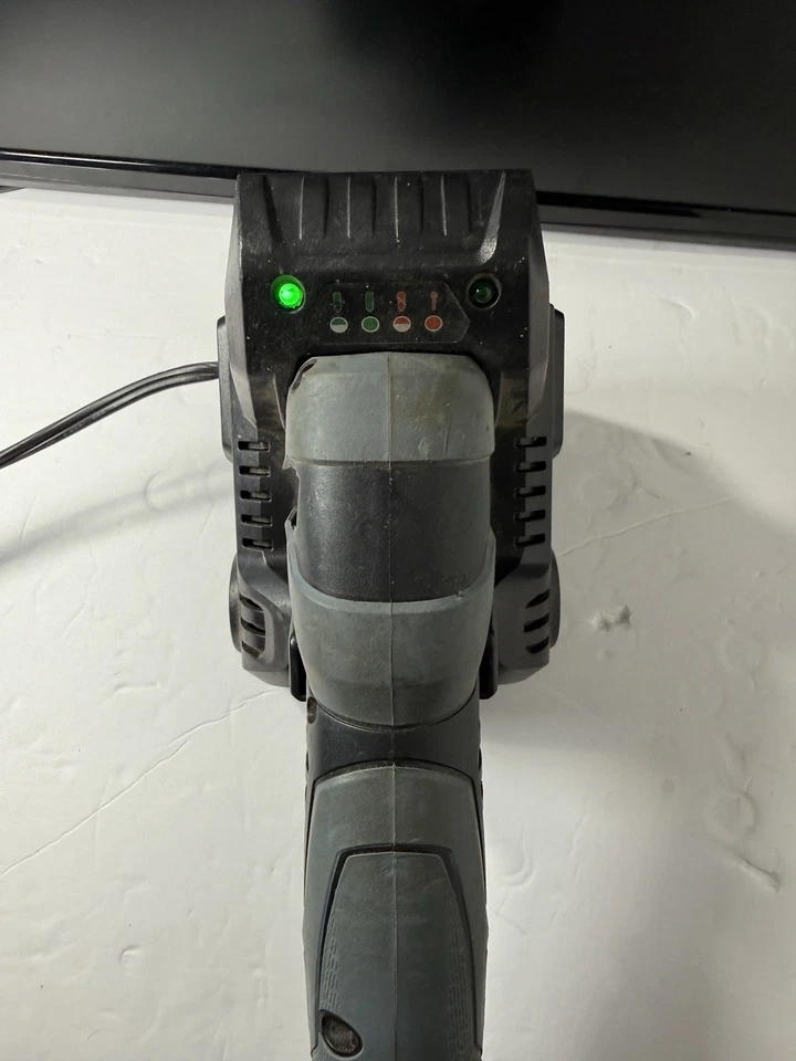 Hammerhead atornillador de impacto compacto/martillo automático HCID120 con cargador HCCH120 sin broca Foto 2 de 4