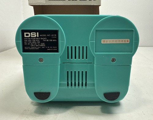 Altoparlante vintage LA Rock AM/FM Cool Cube 4" giallo blu viola AC DC inbox funziona - Foto 8 di 9