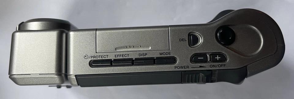 Casio QV-300 Vintage LCD Camera with accessories fully functional  - Image 2 of 4