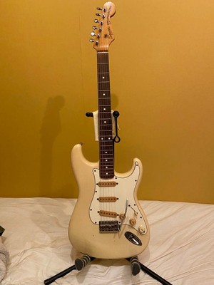 Squier by  fender japan stratocaster E serial Safe Packing!