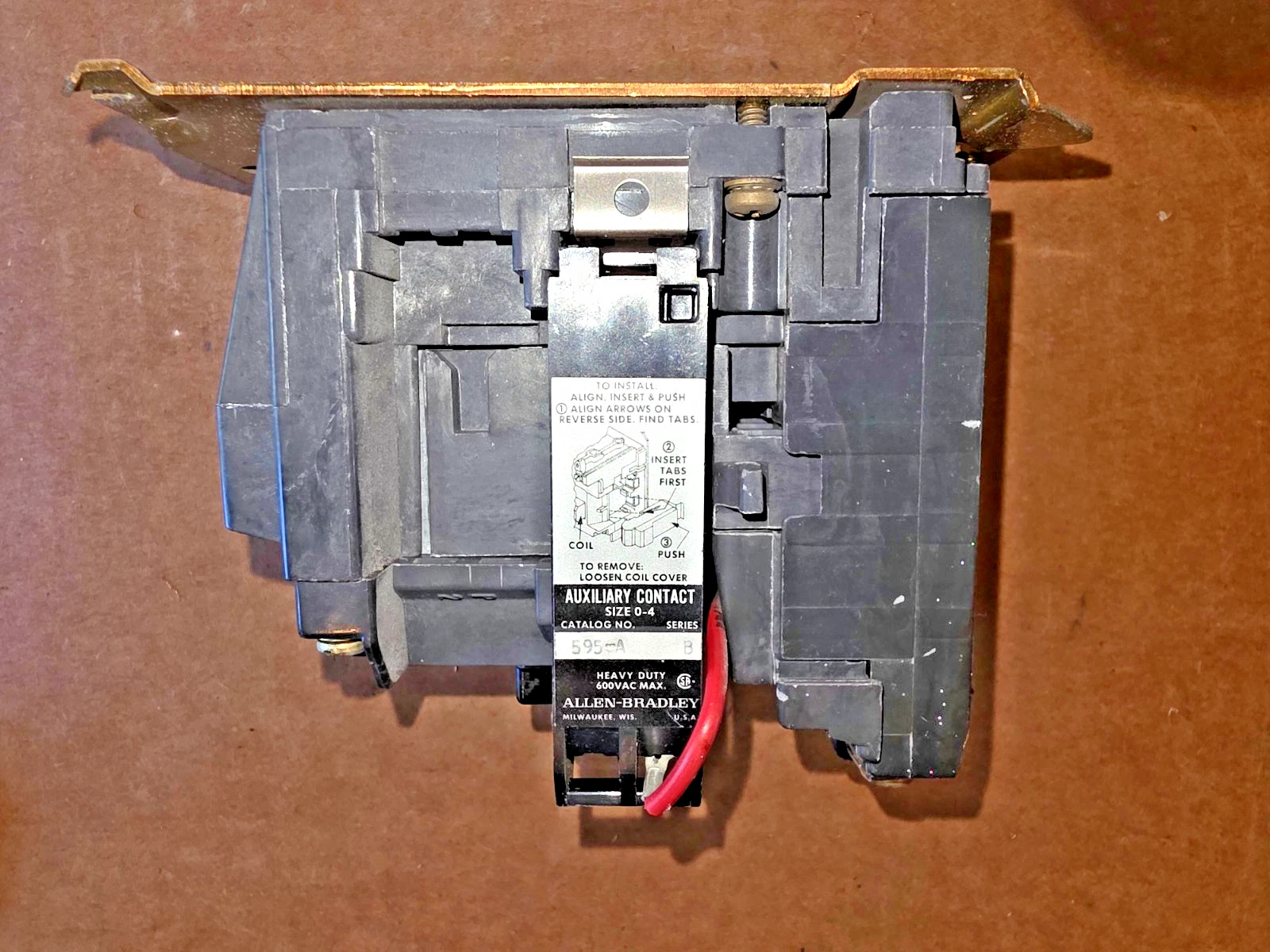 ALLEN BRADLEY 500F-BOD930 NEMA SIZE 1 CONTACTOR 120 V COIL W/ 595-A AUX CONTACT - thumbnail 3