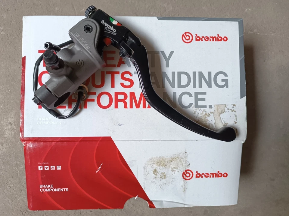pompa brembo rcs 19 - Immagine 3 di 3
