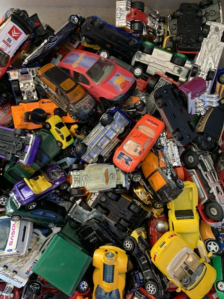 LOTTO 240 MACCHININE (Hot Wheels & Burago Altre marche) - Immagine 2 di 4