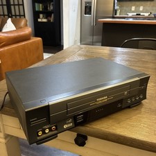 Toshiba W-528 4 Head Video Cassette Recorder