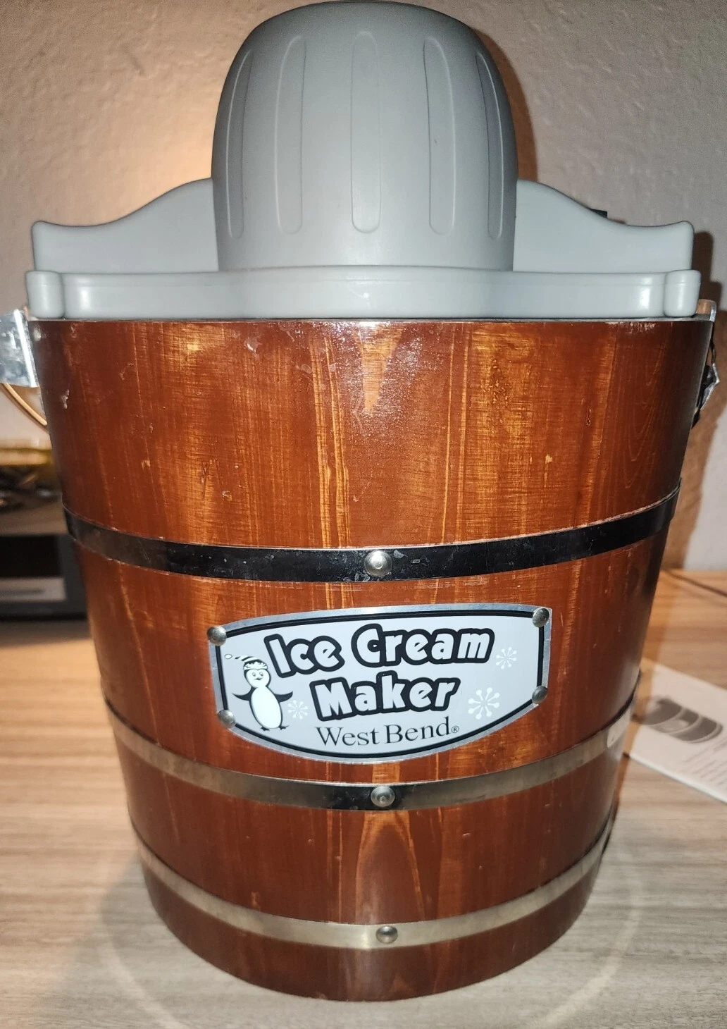 Old Fashion West Bend Ice Cream Maker Great Condition Tested Model - IC12701
Opens in a new window o