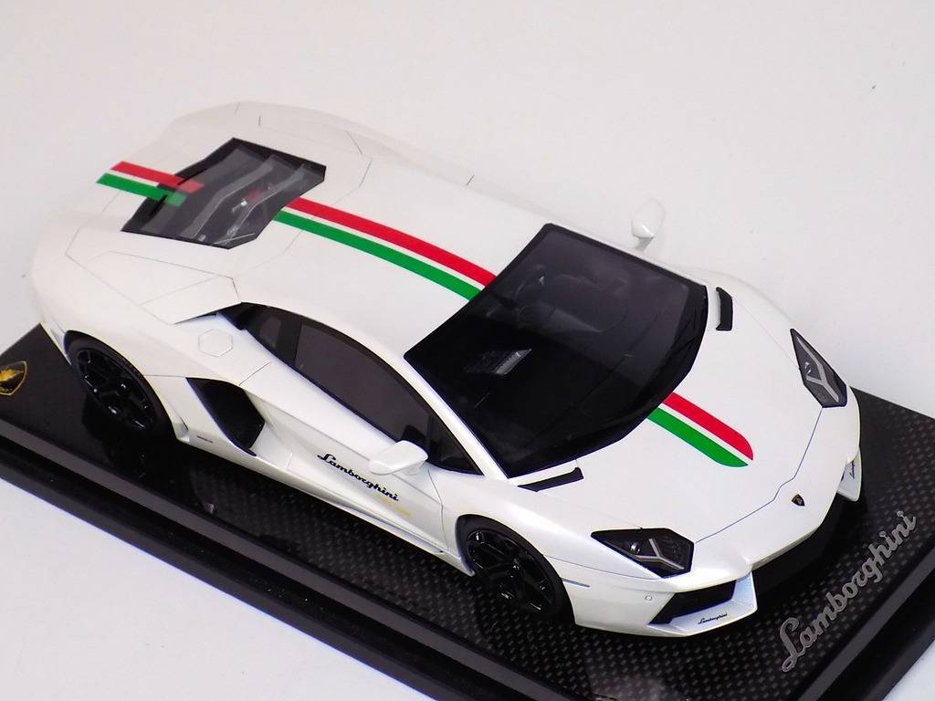 ハッピーLamborghini Aventador 1/18 ホワイト 1/18 Lamborghini Aventador SVJ Bianco Asopo Pearl White