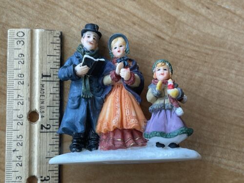 Vintage Christmas village Singing Trio Man, woman, Child. - Picture 6 of 7