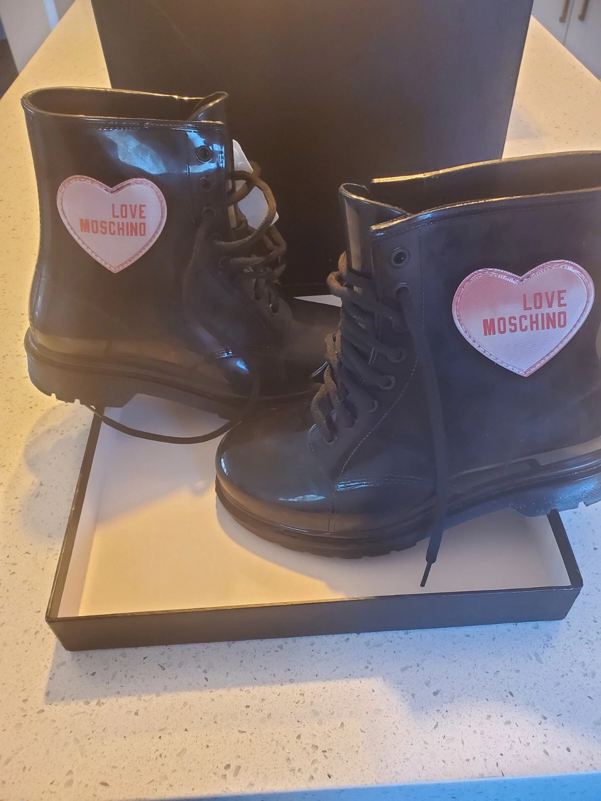 LOVE MOSCHINO sz 41