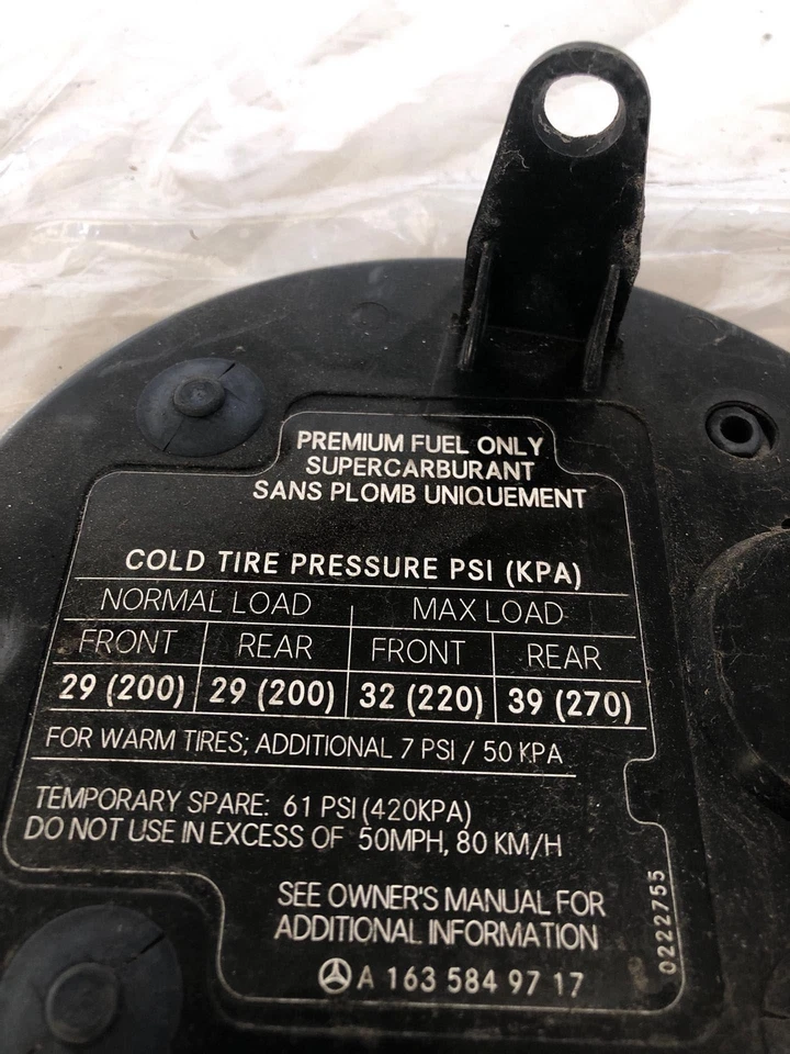 Mercedes-Benz ML 430 2001 tanque de combustible trasero tanque de gasolina cubierta de cuello tapa de puerta OEM Foto 3 de 4