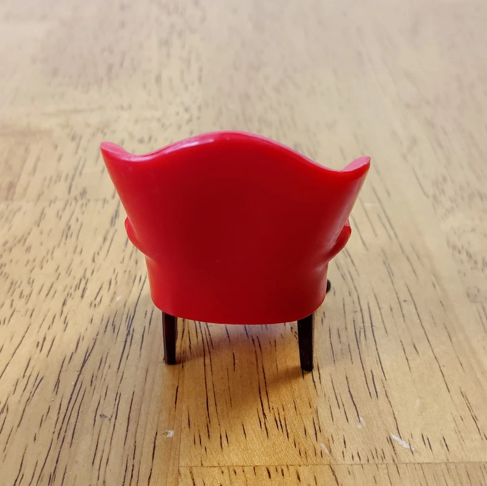 Silla de colección Louis Marx Little Hostess Red Brazo Silla con respaldo de ala Silla Club Foto 4 de 4