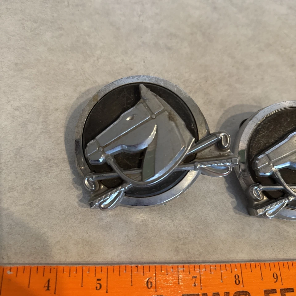 Lote Si 3 1966 Ford Country Squire emblema trasero ornamento fabricante original raro Foto 2 de 4