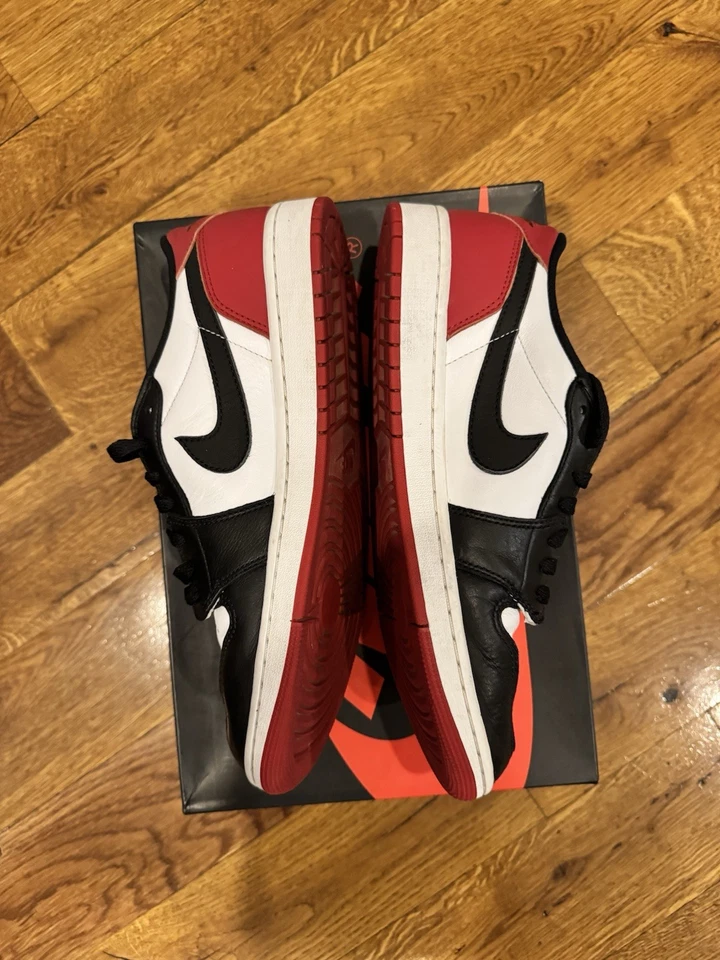 Talla 10 - Air Jordan 1 Retro OG Puntera Baja Negra Foto 3 de 4