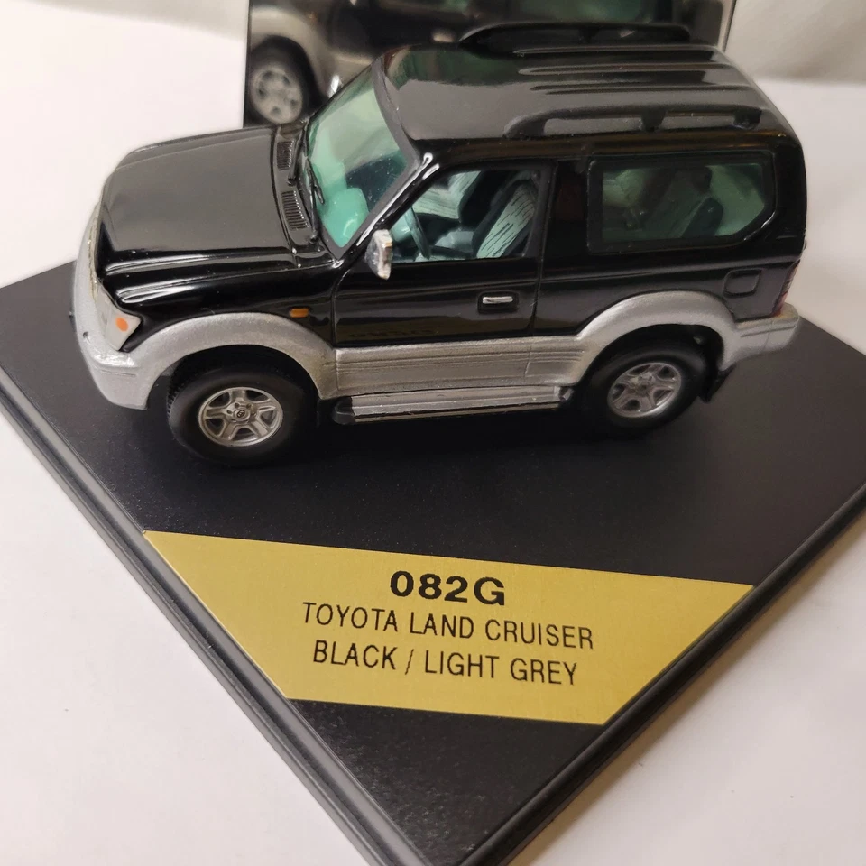 СУПЕР ЧРЕЗВЫЧАЙНО РЕДКИЙ внедорожник Toyota Land Cruiser J90 SWB 3.0TD 1998 черный 1:43 Vitesse - Изображение 3 из 4