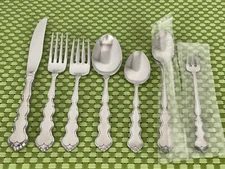 Oneida VALERIE Stainless Distinction Deluxe Satin Flatware SMART CHOICE E36WU