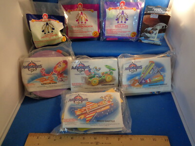 McDONALD'S HAPPY MEAL TOYS - ASTRONAUTS / 1998 SPACE SHUTTLE (7) TOYS + CARD SET