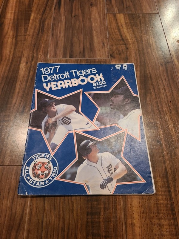 1977 DETROIT TIGERS YEARBOOK ~ MARK FIDRYCH Horton RON LeFLORE Stanley TRAMMELL