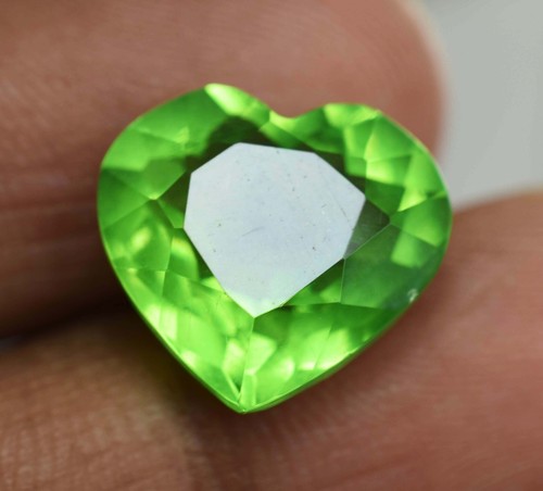 6 Ct Natural Rare Green Peridot Heart Shape Loose Gemstones Ring Size - Picture 3 of 4