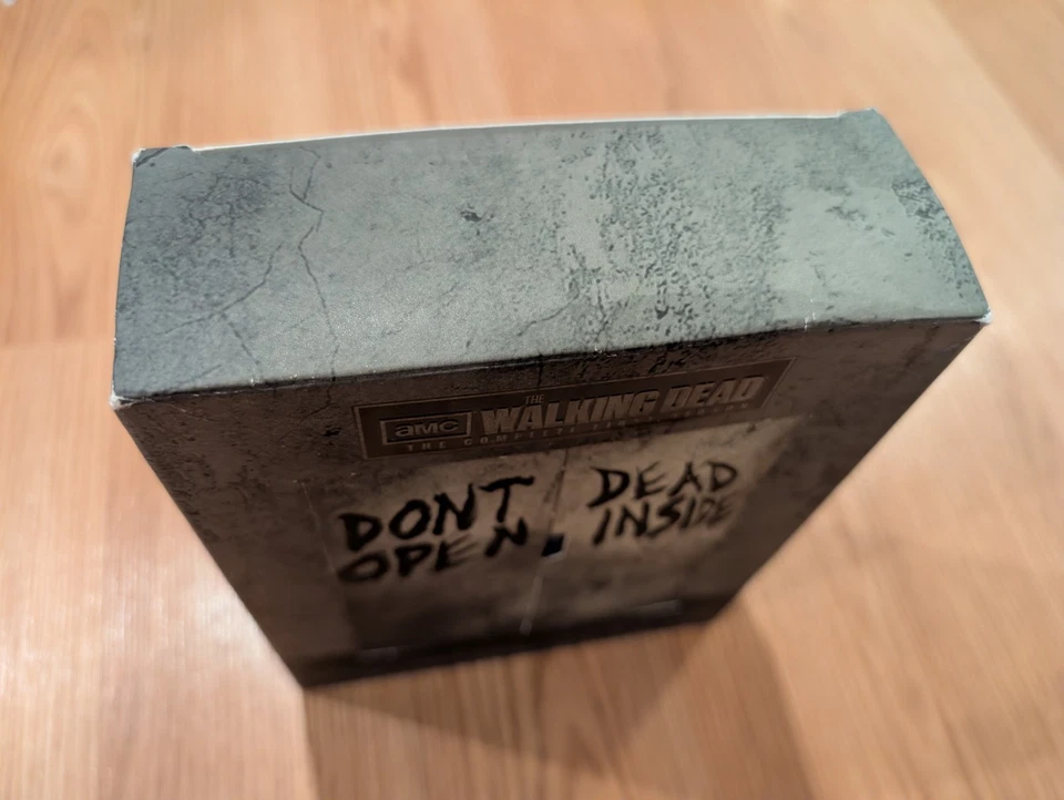 The Walking Dead Season 1 Blu Ray - Limited Edition Rare Box Set **Like New** - image 2 of 4