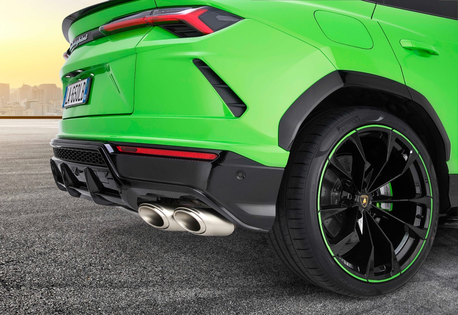 Lamborghini Urus sport exhaust 2.0