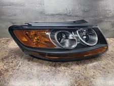 Fits 2007 - 2009 Hyundai Santa Fe Right Passenger Halogen Headlight Eagle Eyes